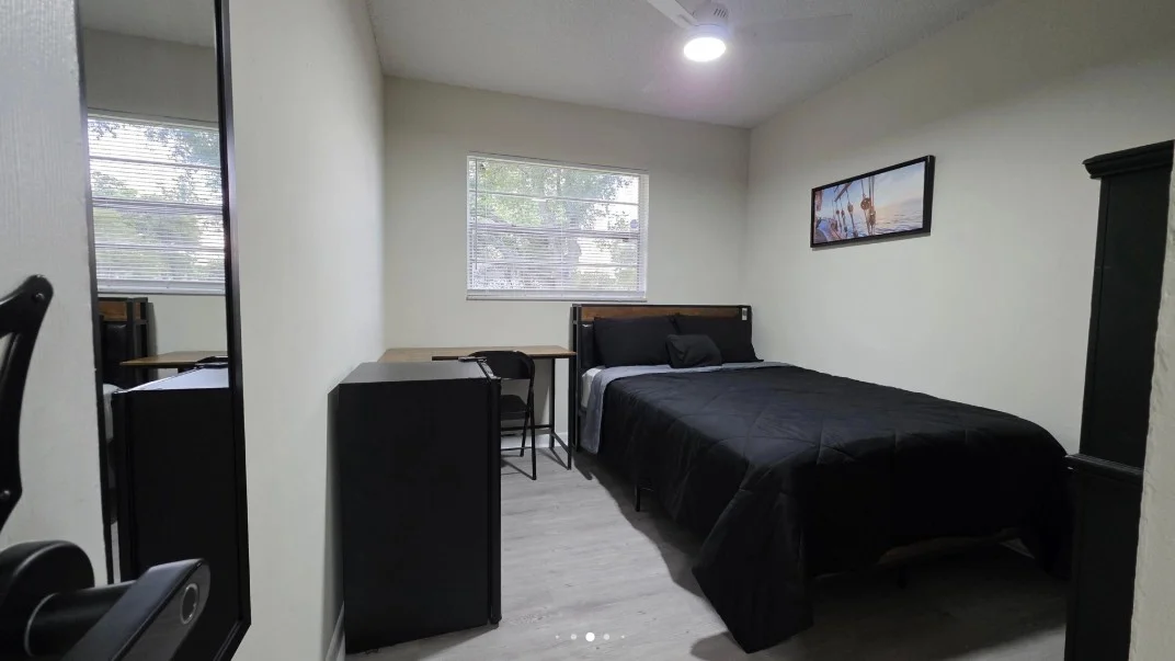 Orlando House: 1343 Poppy Ave.