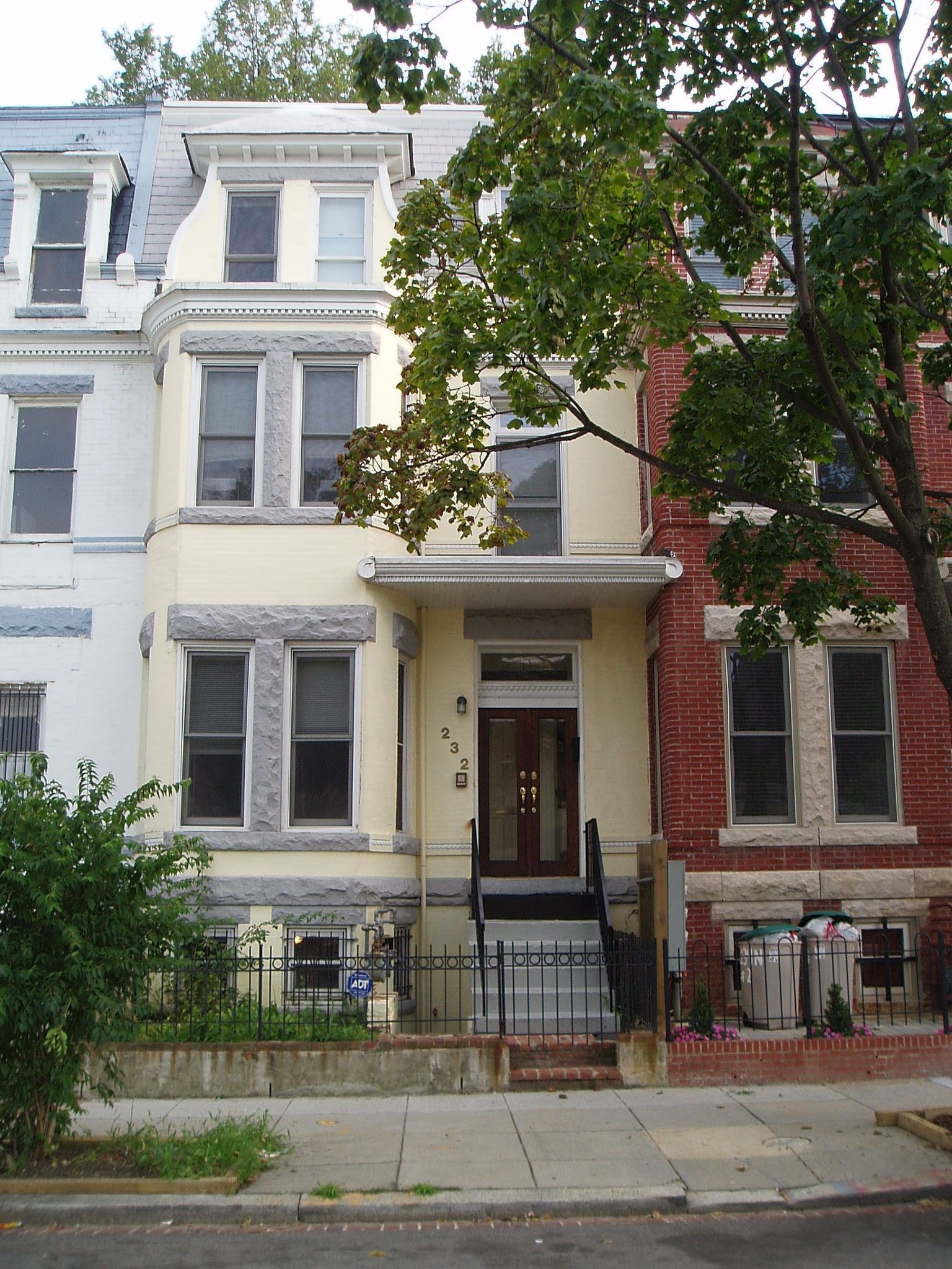 Washington Townhome: 232 N Street NW
