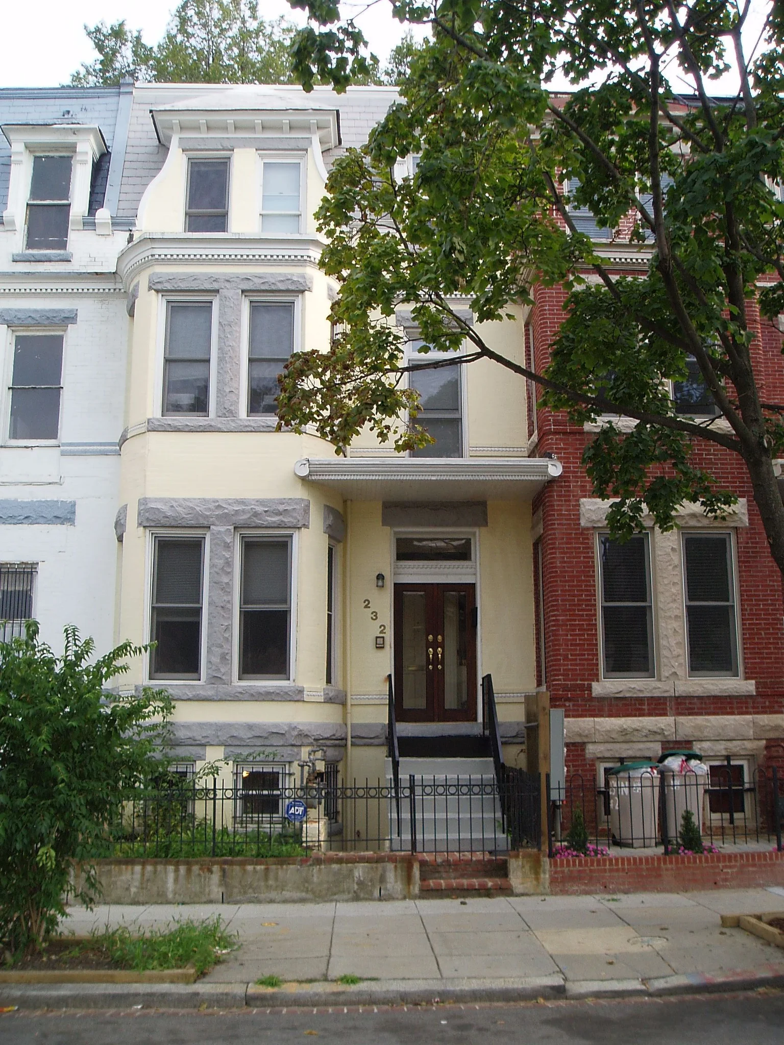 Washington Townhome: 232 N Street NW