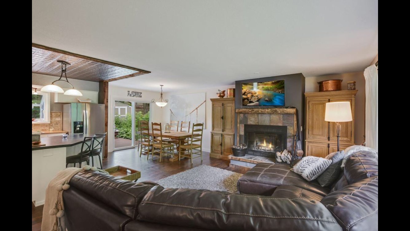 Crystal House: 8017 33rd Place N