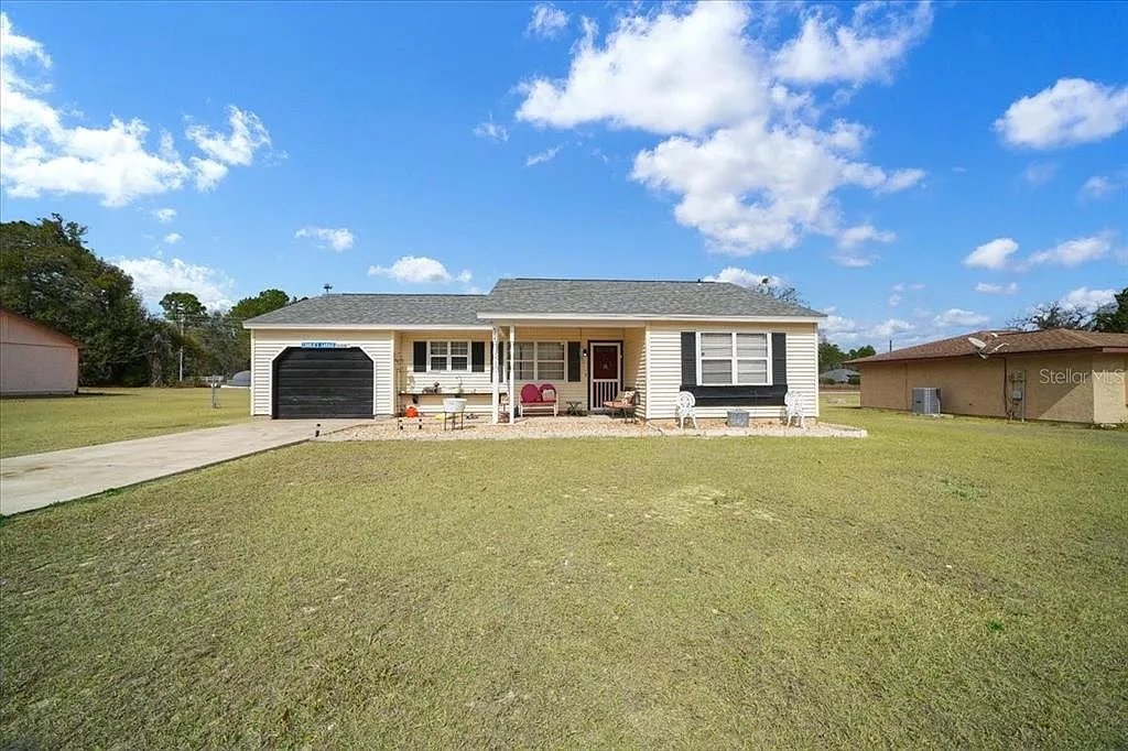Ocala House: 544 Silver Course Ct