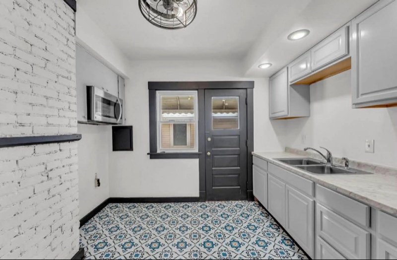 Cleveland Multiplex: 246 E 156th St