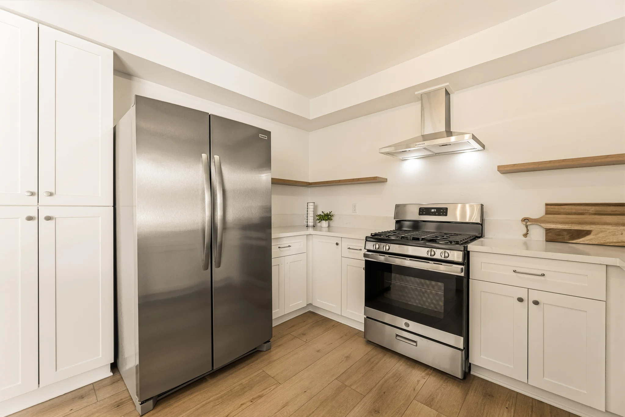 Alhambra Apartment: 100 North El Molino Street