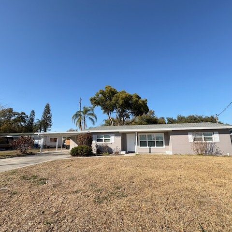 Winter  Haven House: 733 Oleander Dr SE