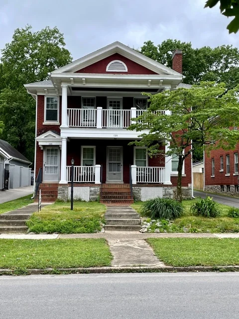 Lexington Apartment: 1324 Fontaine Road