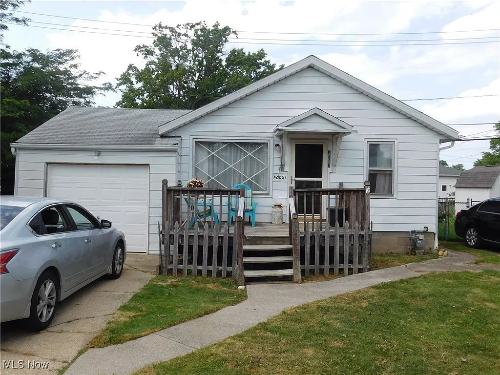 Wickliffe House: 30051 Regent Rd
