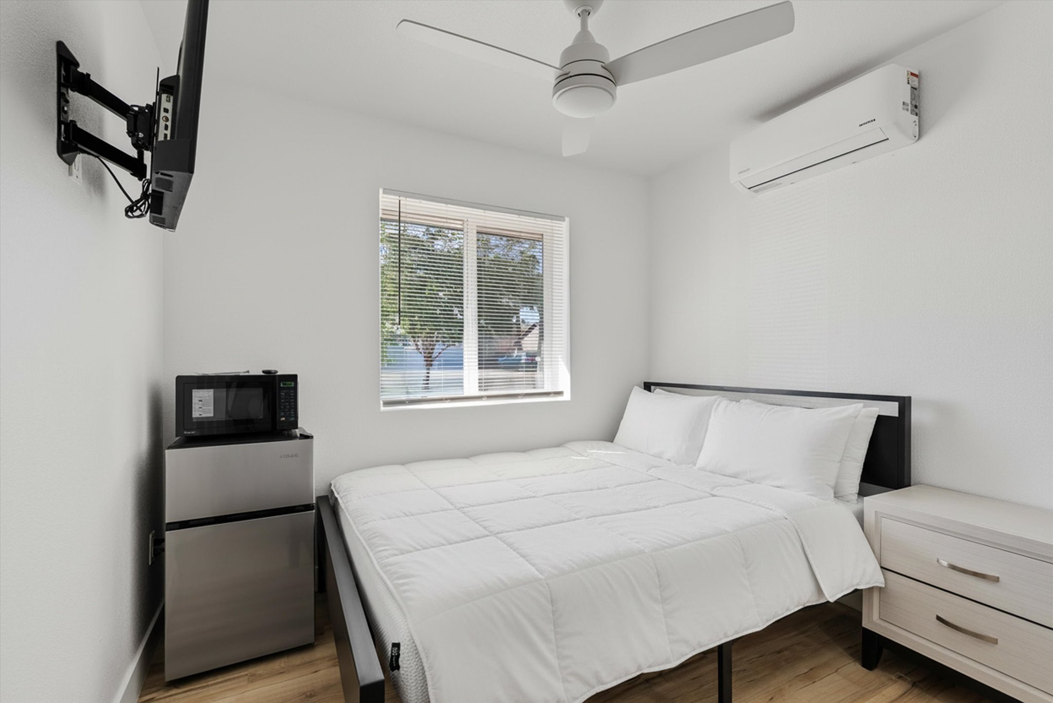 Phoenix House: 2956 E Mobile Ln