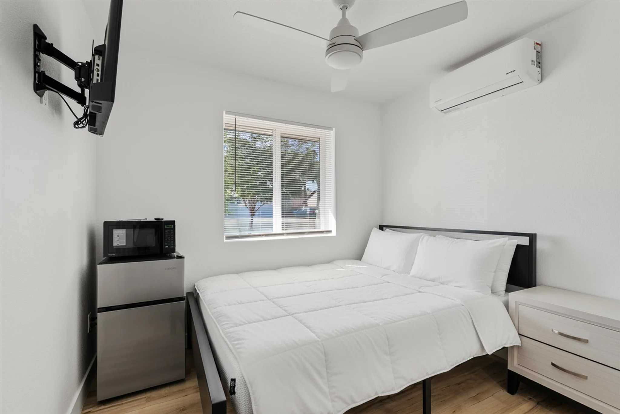 Phoenix House: 2956 E Mobile Ln