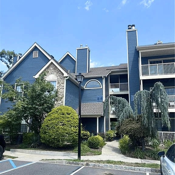East Brunswick Condo: 112 Longfield Ct