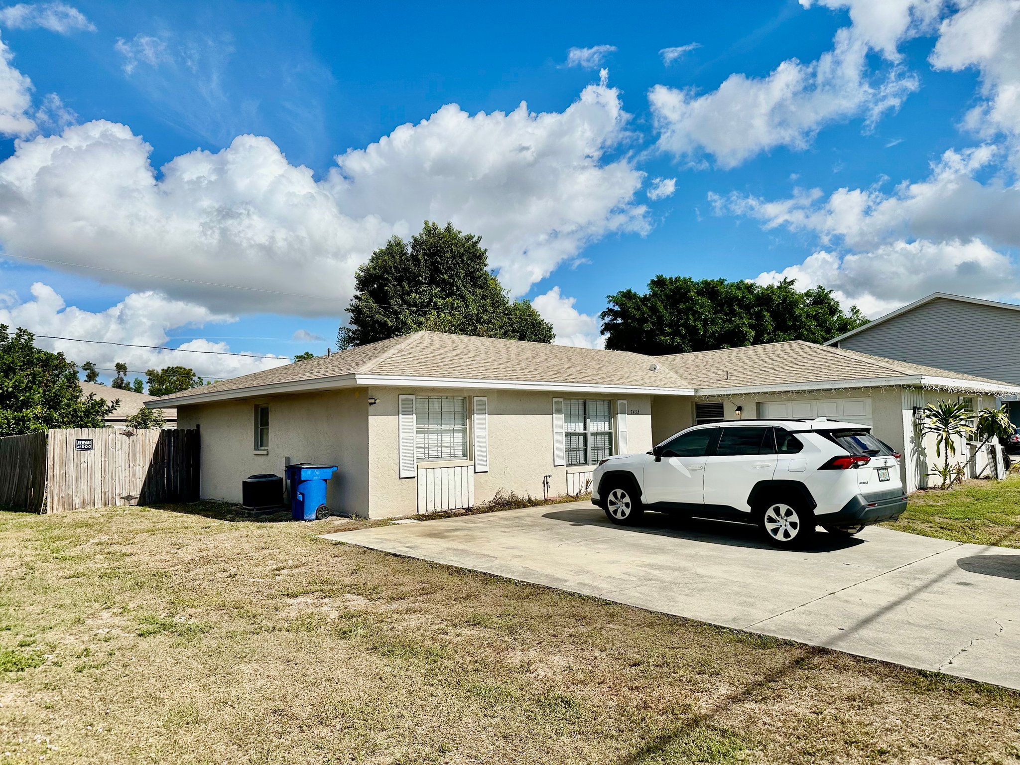 FORT MYERS House: 7433 PEBBLE BEACH RD