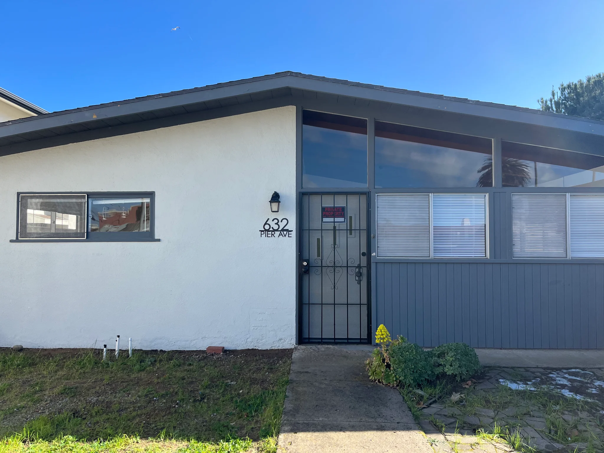 Oceano House: 632 Pier Ave.