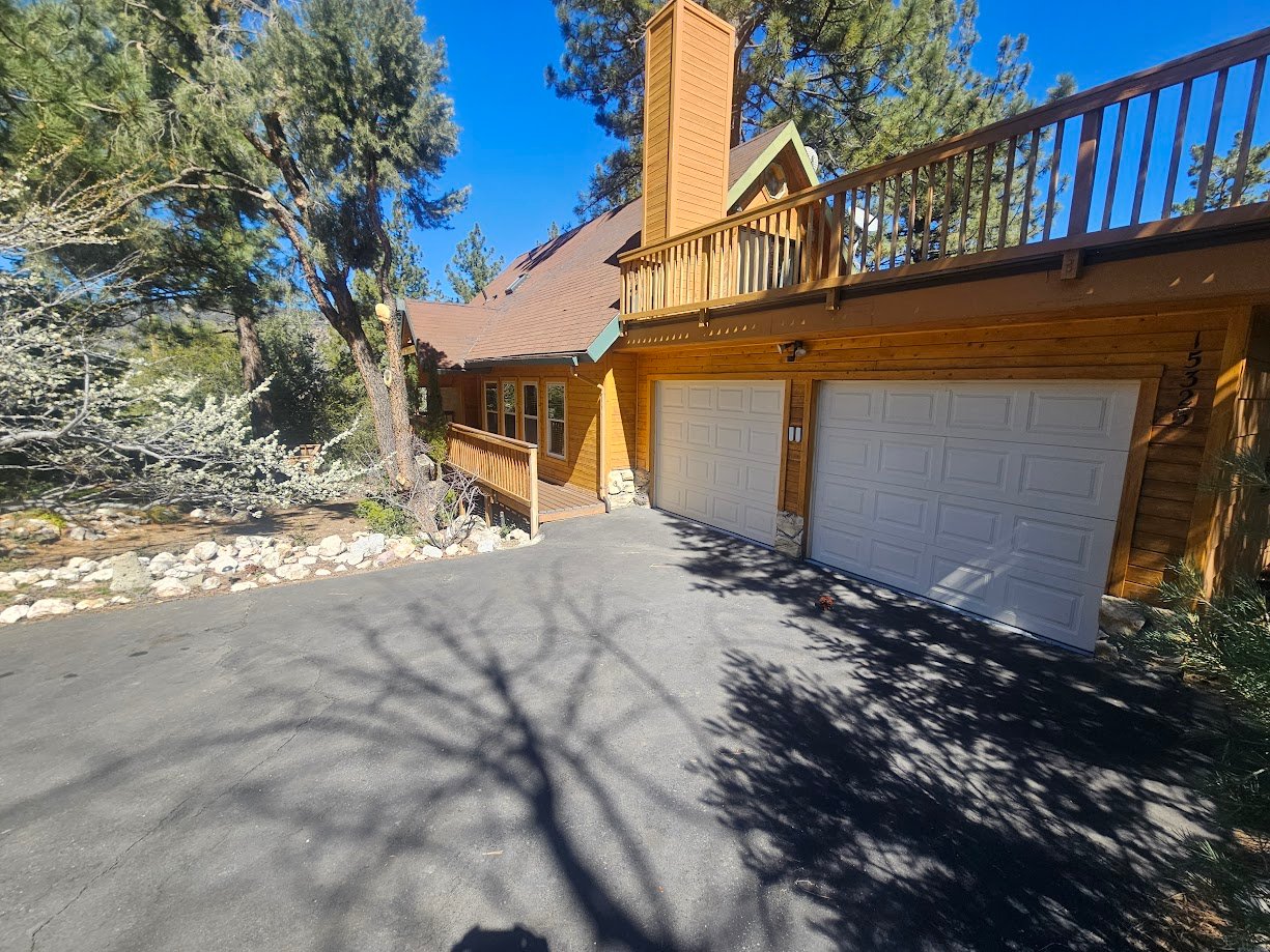 Pine Mountain Club House: 15325 Acacia Way