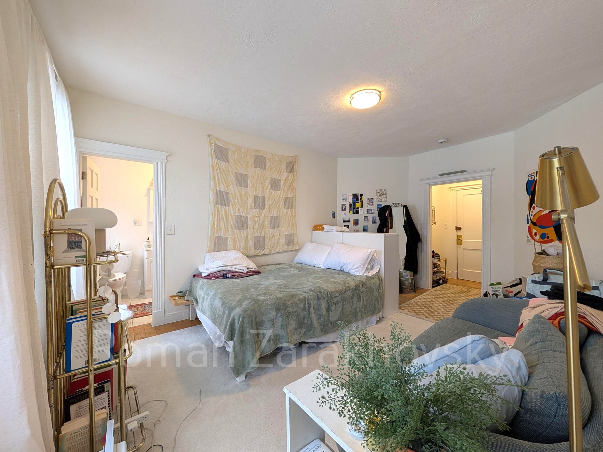 Alston Apartment: 74 Brainerd Road