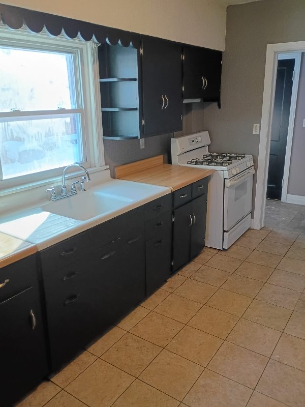 Erie Multiplex: 1610 Poplar St