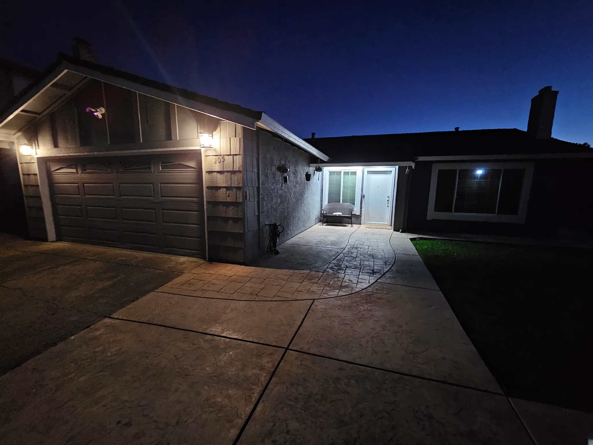 Vallejo House: 205 Glenview Cir