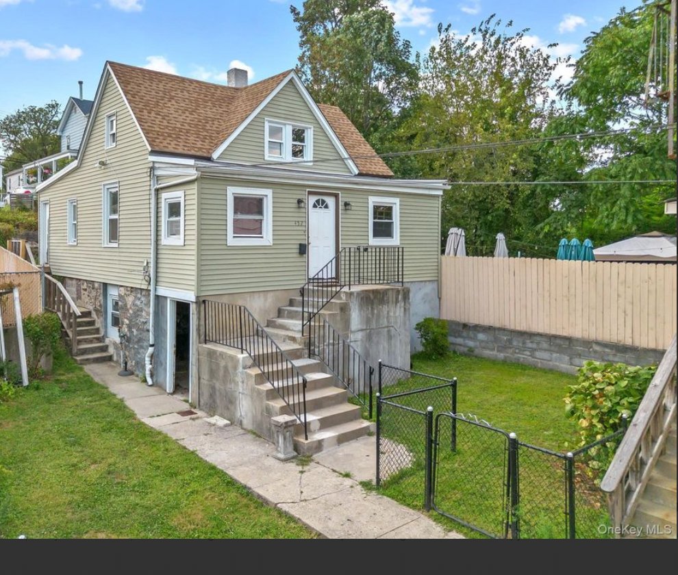 MOUNT VERNON House: 452 FRANKLIN AVE