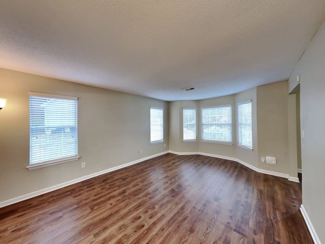 Ellenwood House: 3873 Riverview Chase Blf