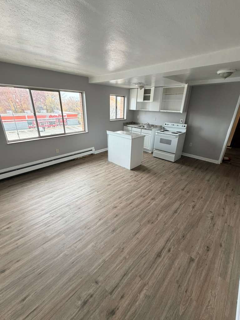 Cleveland Apartment: 15112 Euclid Ave