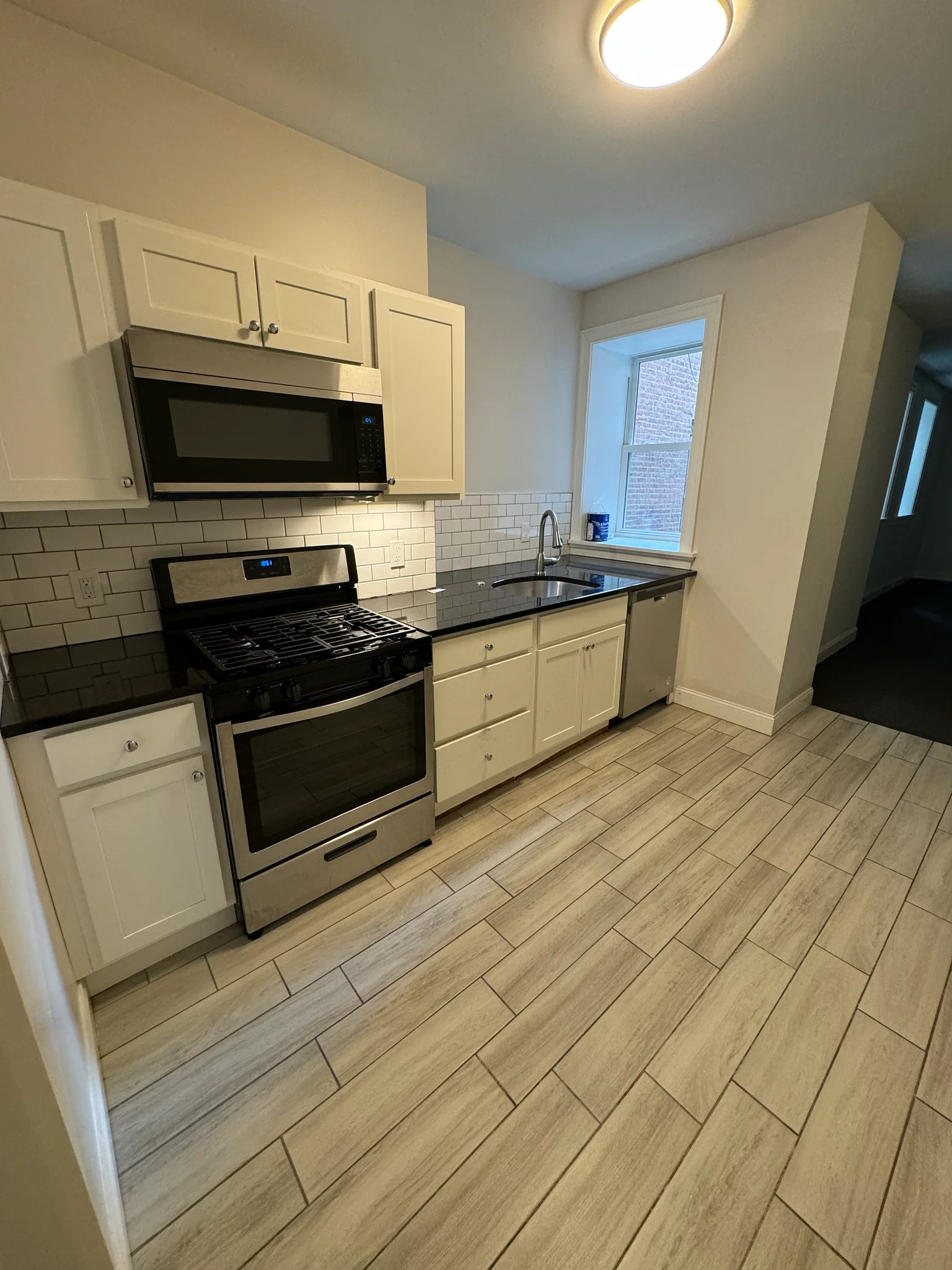Philadelphia Apartment: 4049 Spruce St,