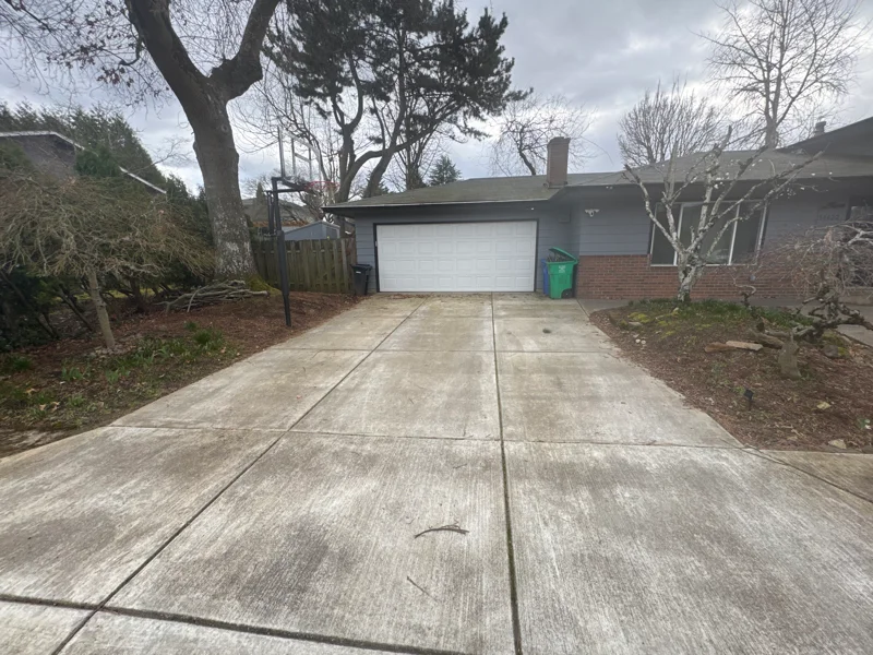 Portland House: 14422 NE Shaver St