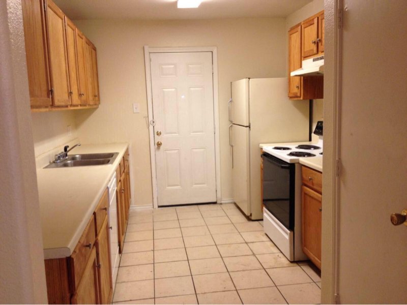 San Antonio Multiplex: 7613 Oak Chase