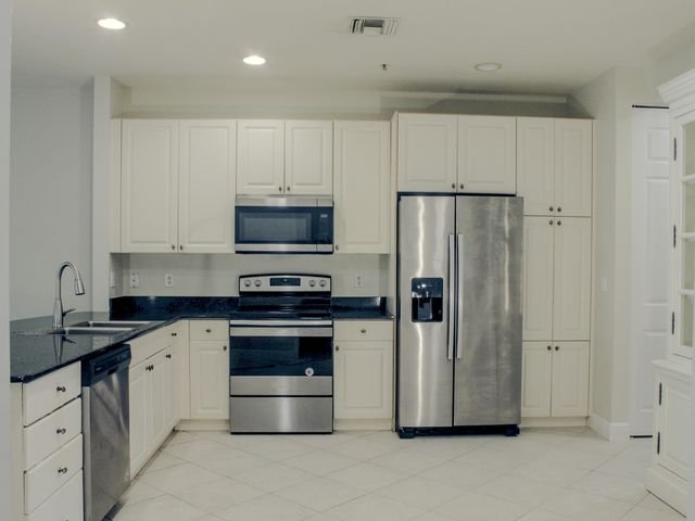 Jupiter Townhome: 124 Jesup Lane