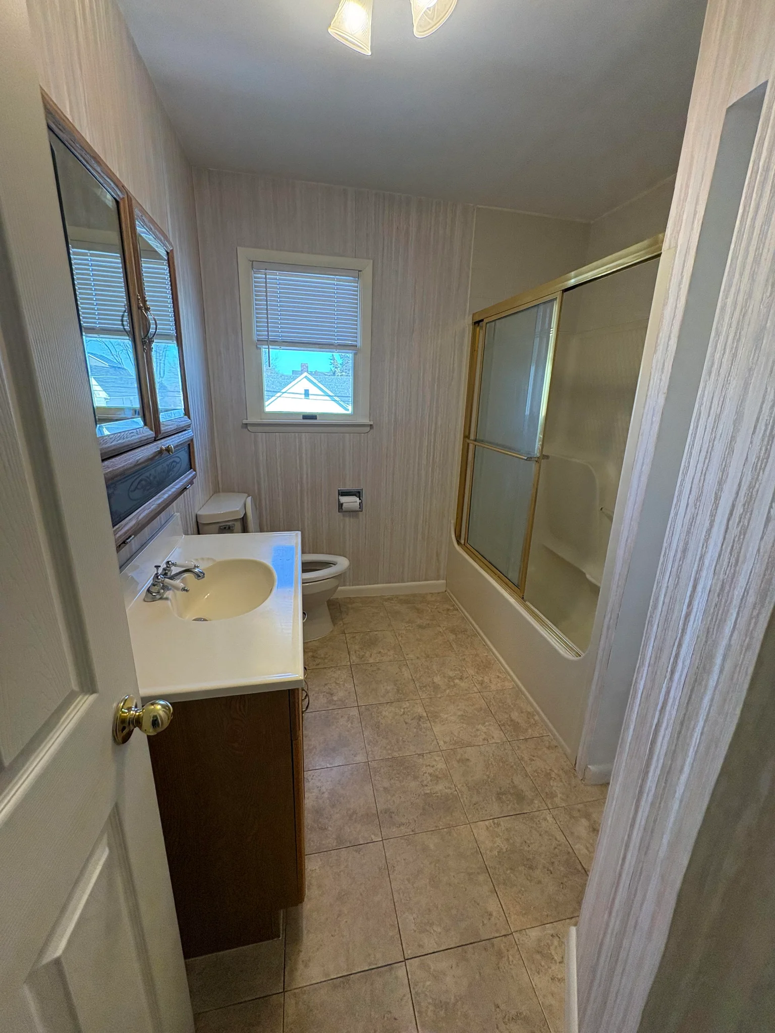 Atlantic Highlands Apartment: 89 Center Ave