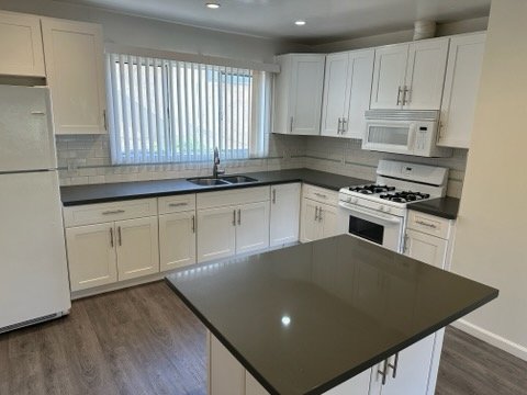 Los Angeles Multiplex: 6060 La Prada