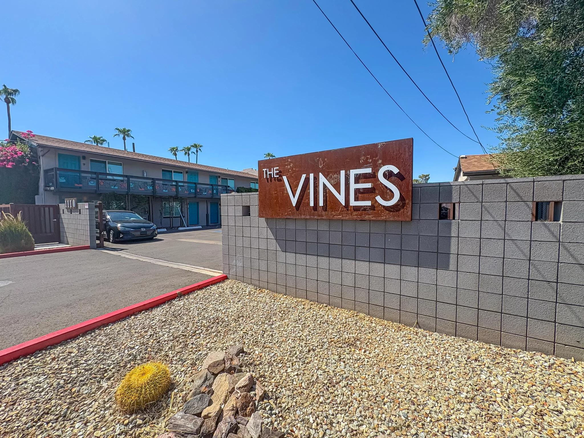 Phoenix Apartment: 1110 E Highland Ave