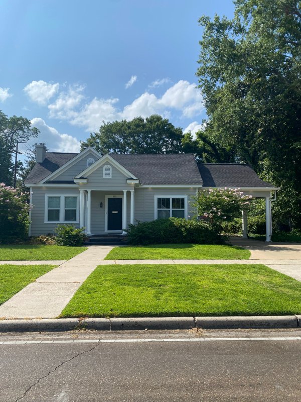 Monroe House: 601 Glenmar Ave