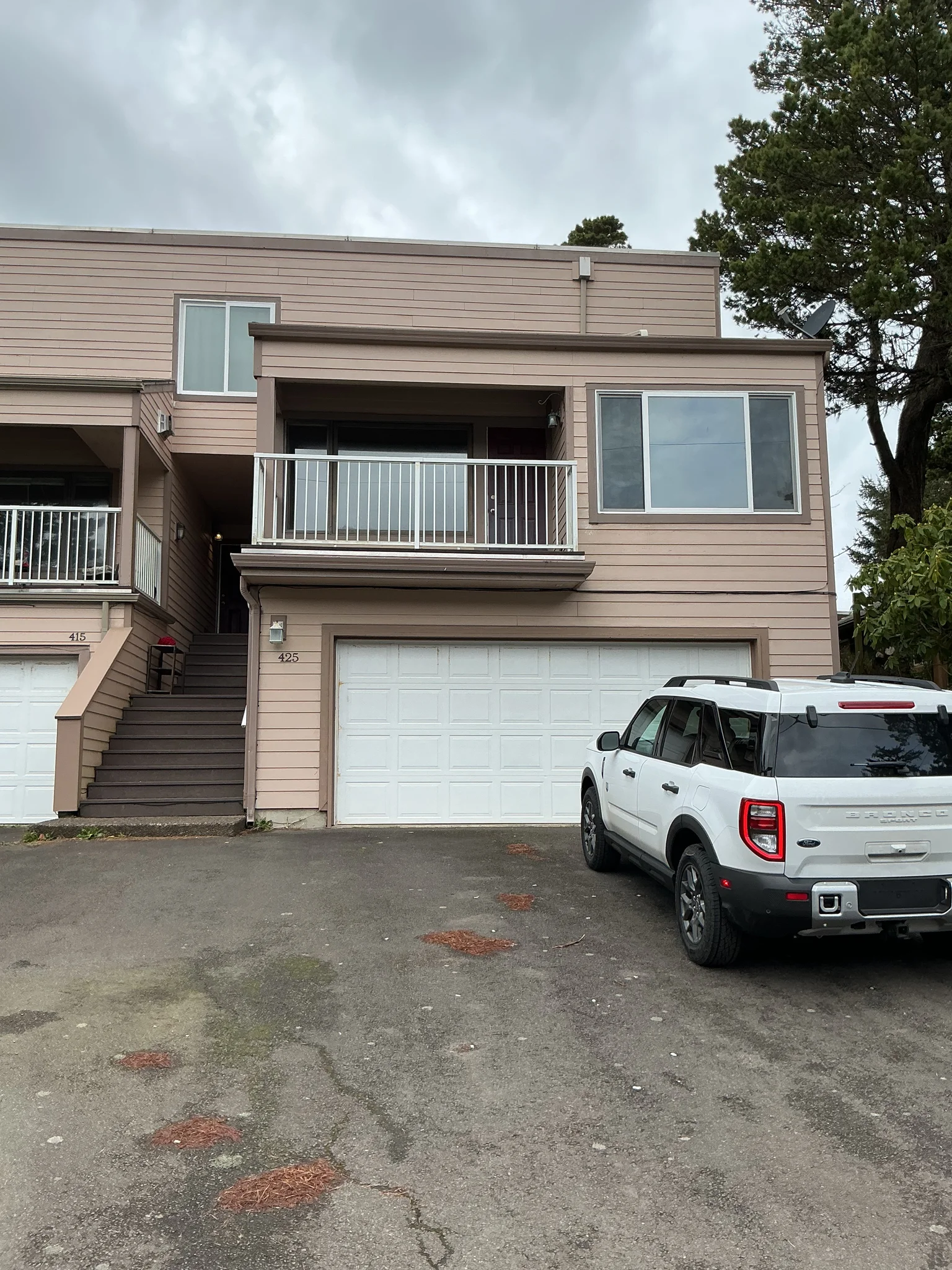 Depoe Bay Townhome: 425 Spencer Avenue