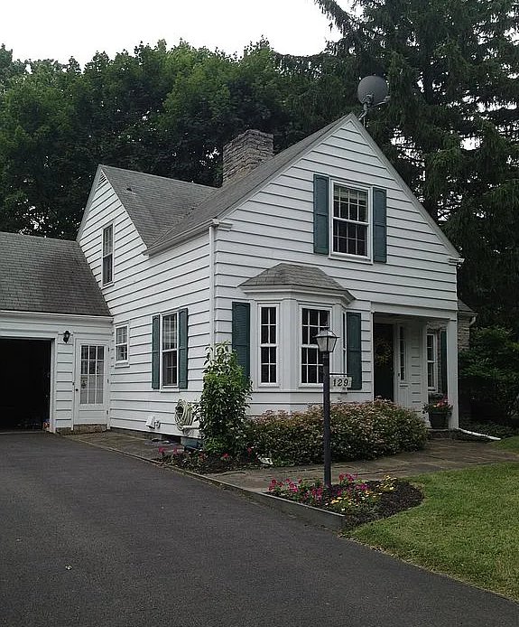 Syracuse House: 129 Orvilton Drive