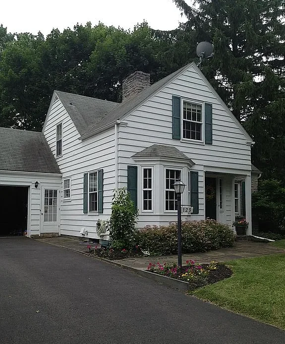 Syracuse House: 129 Orvilton Drive