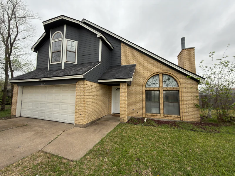 Alvarado House: 1207 Charles Dr