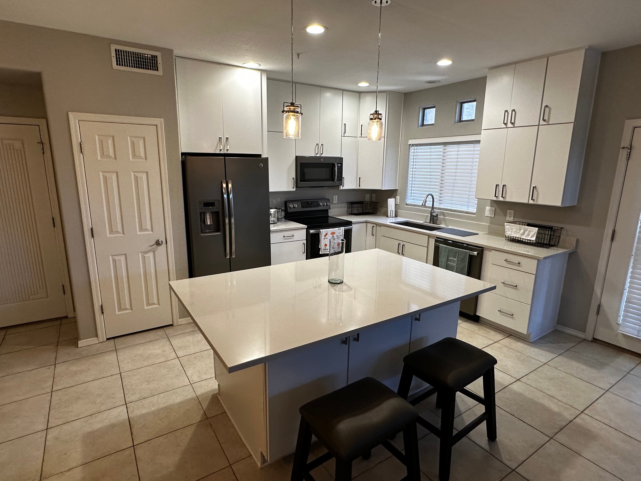 Scottsdale Condo: 9100 E Raintree Dr