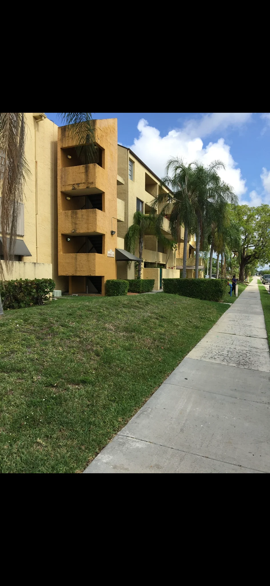 Miami Apartment: 10500 SW 108th St