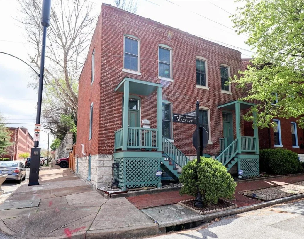 St Louis Townhome: 1200 Mackay Place