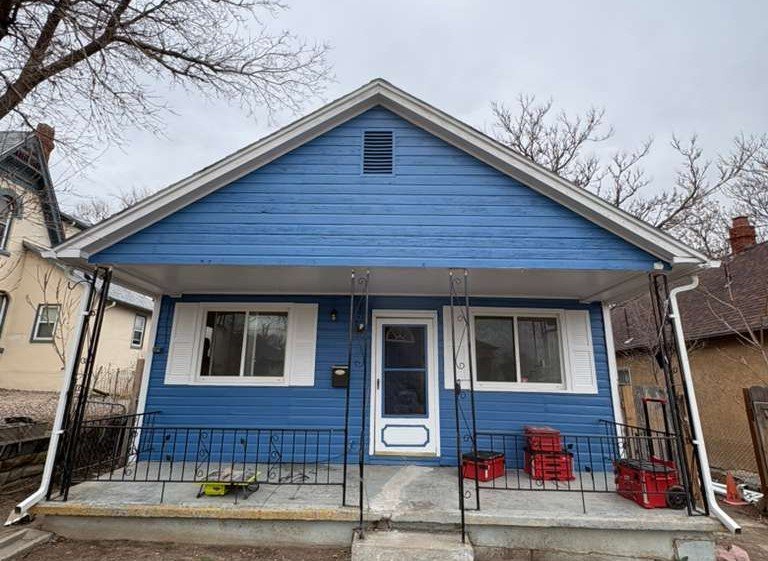 Pueblo House: 1226 E 10th St