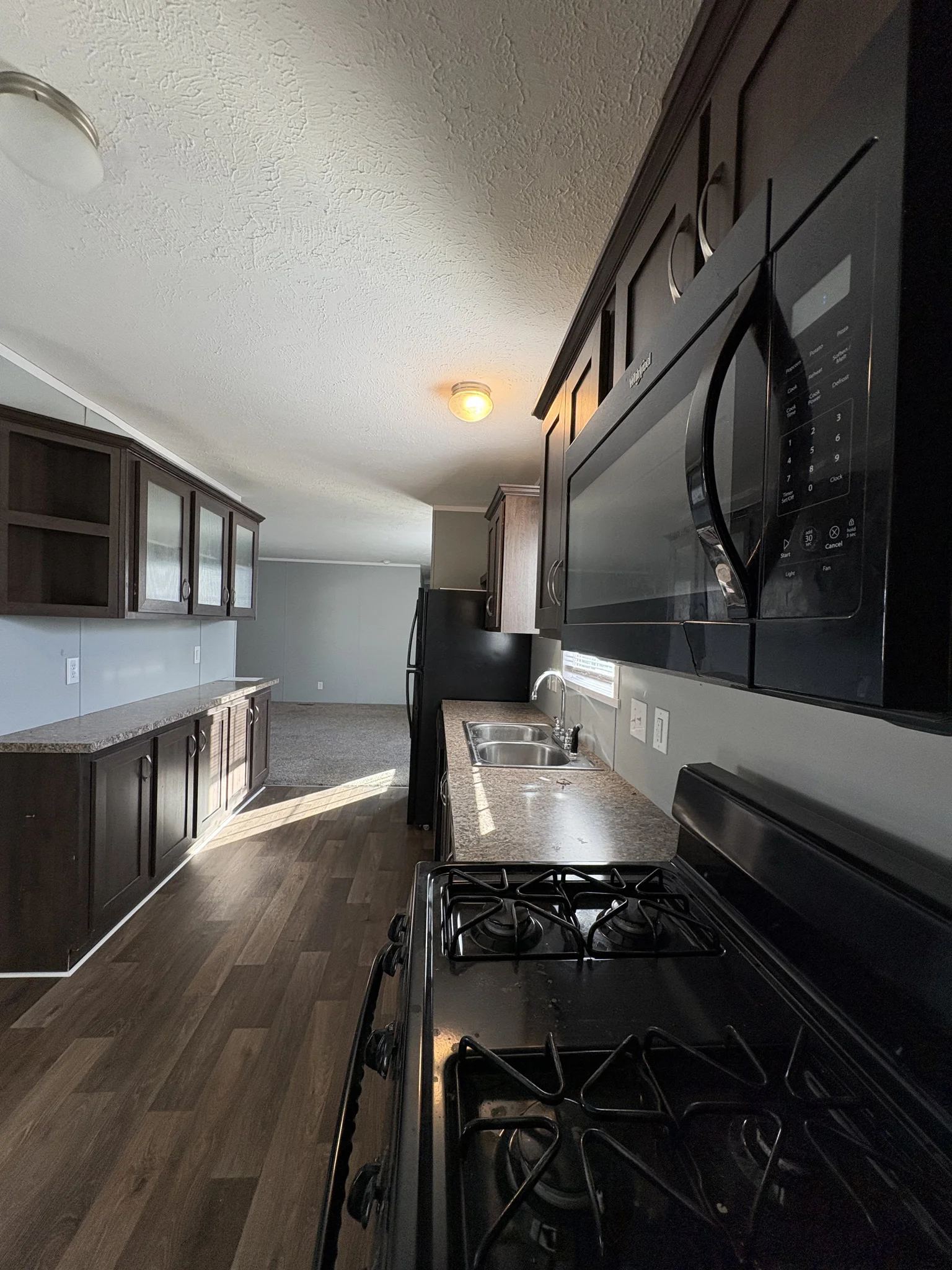 Oxford House: 67 West Manor