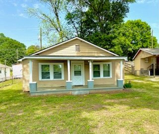 CARTERSVILLE House: 615 Cassville Road