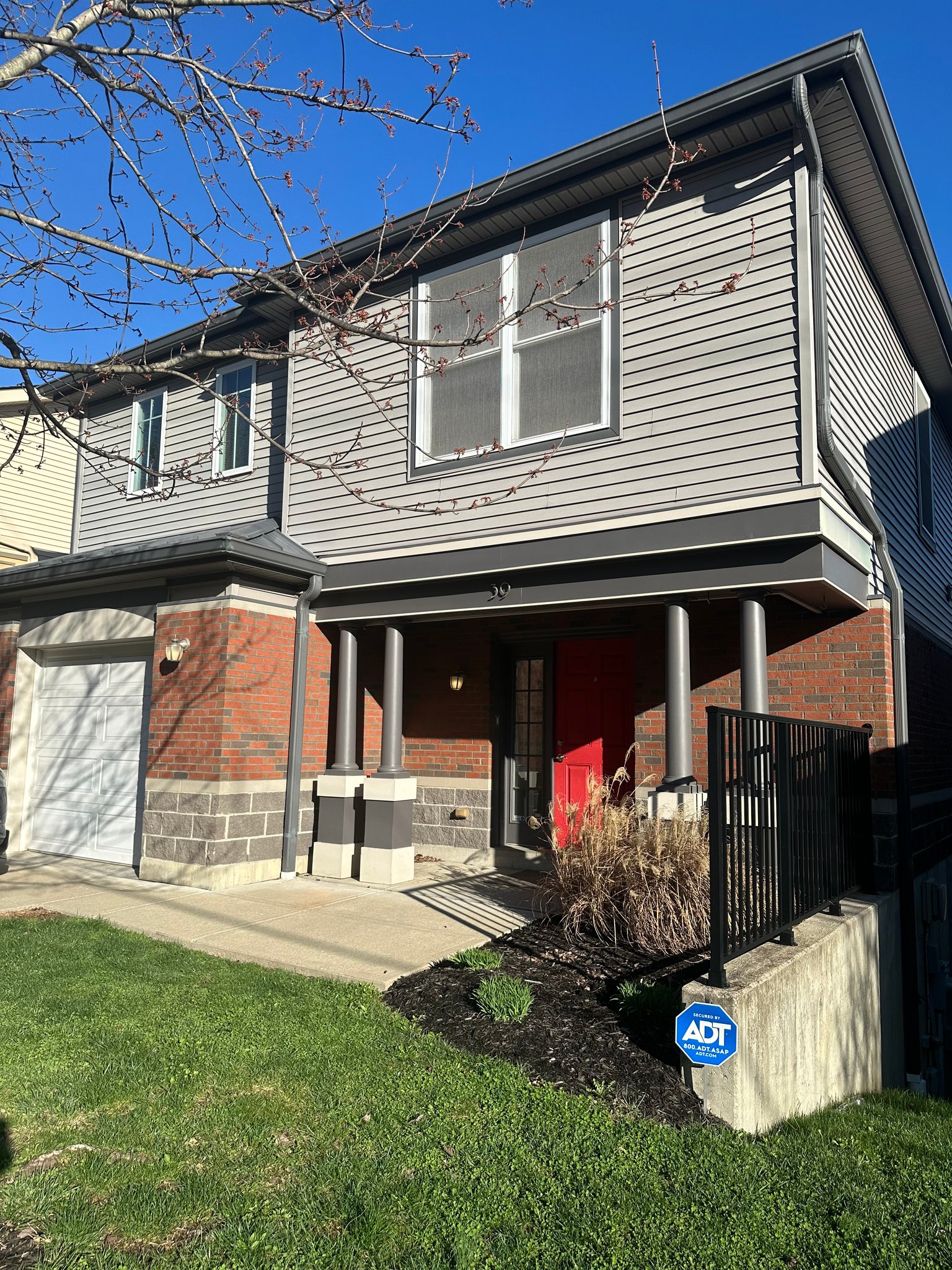 Newport House: 39 19th Street