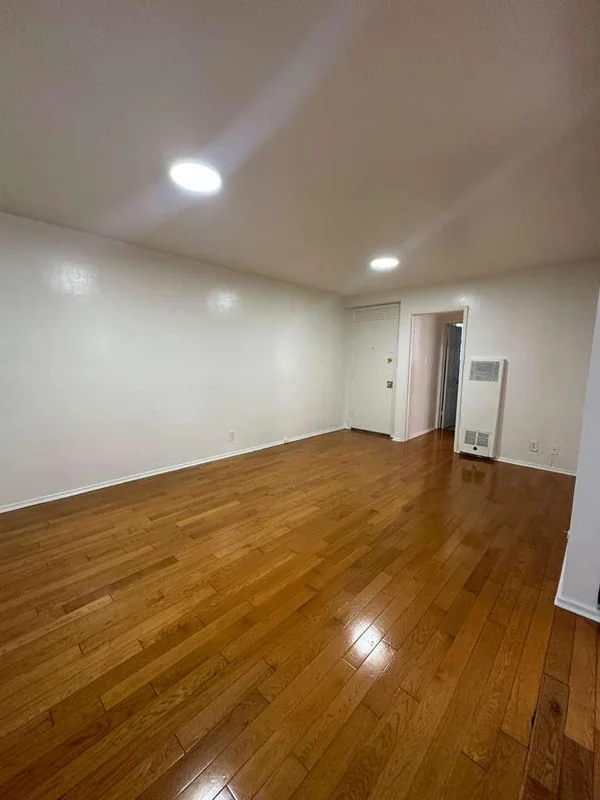 Los Angeles Apartment: 1737 N Sycamore Ave