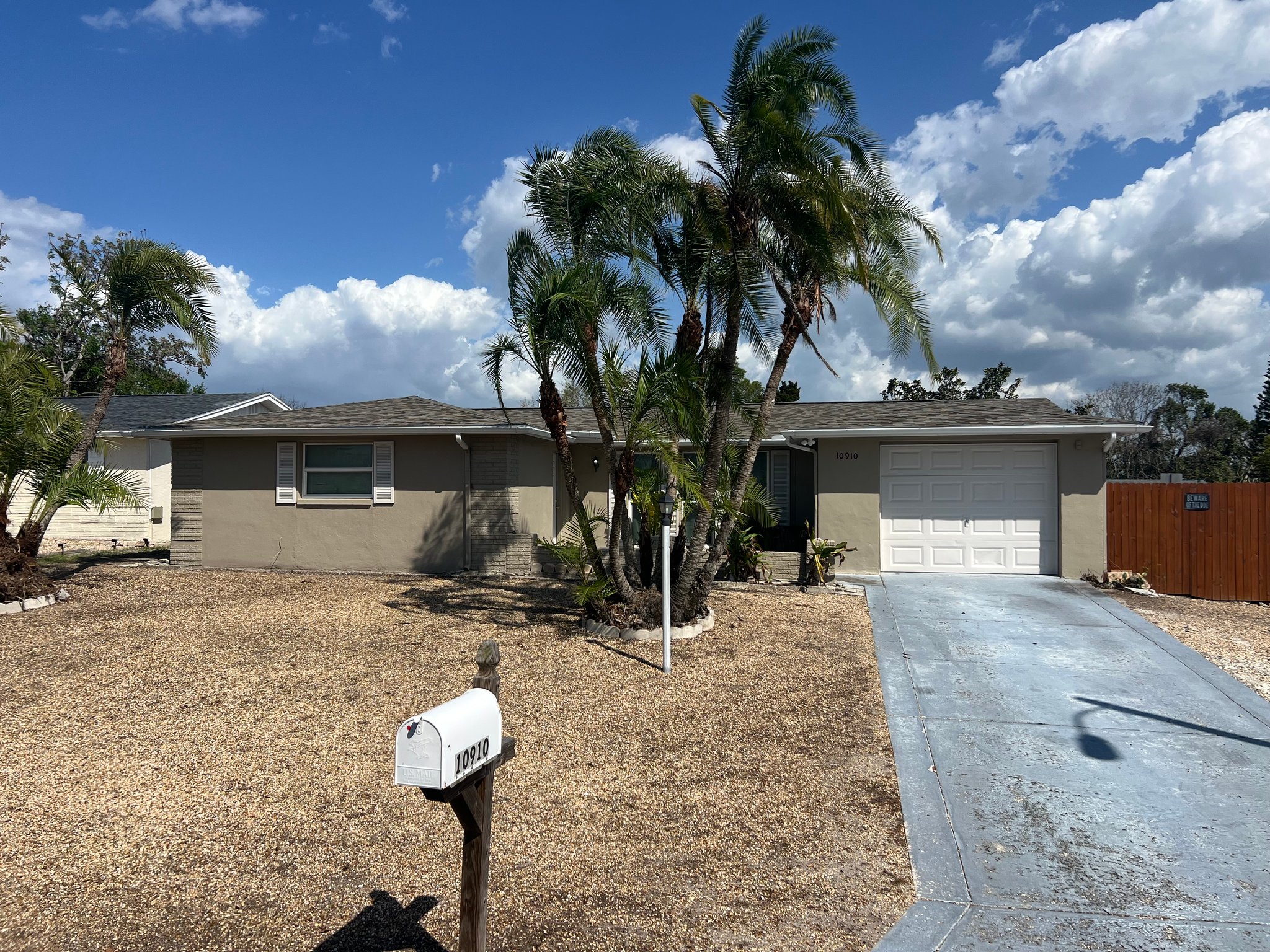 Port Richey House: 10910 Rexdale Ave