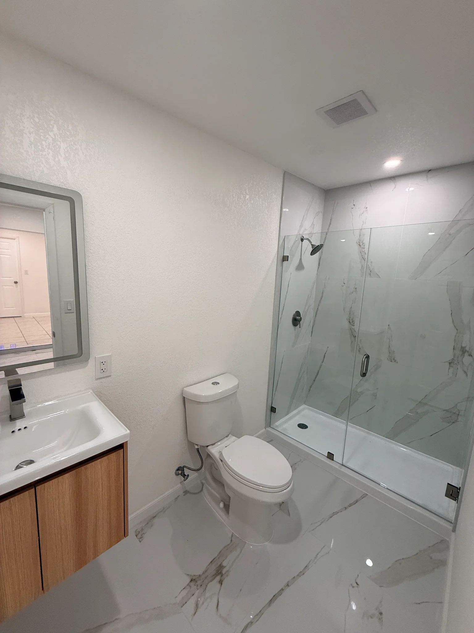 Miami Other: 10424 sw 7 st