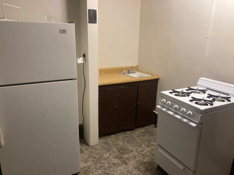 Milwaukee Apartment: 3431 W Kilbourn Ave