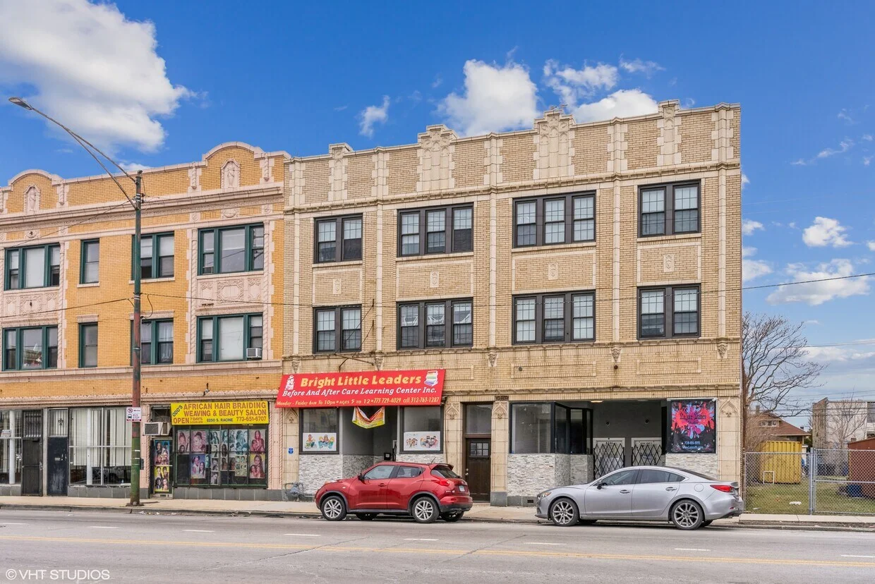 Chicago Apartment: 8246 S Racine Ave