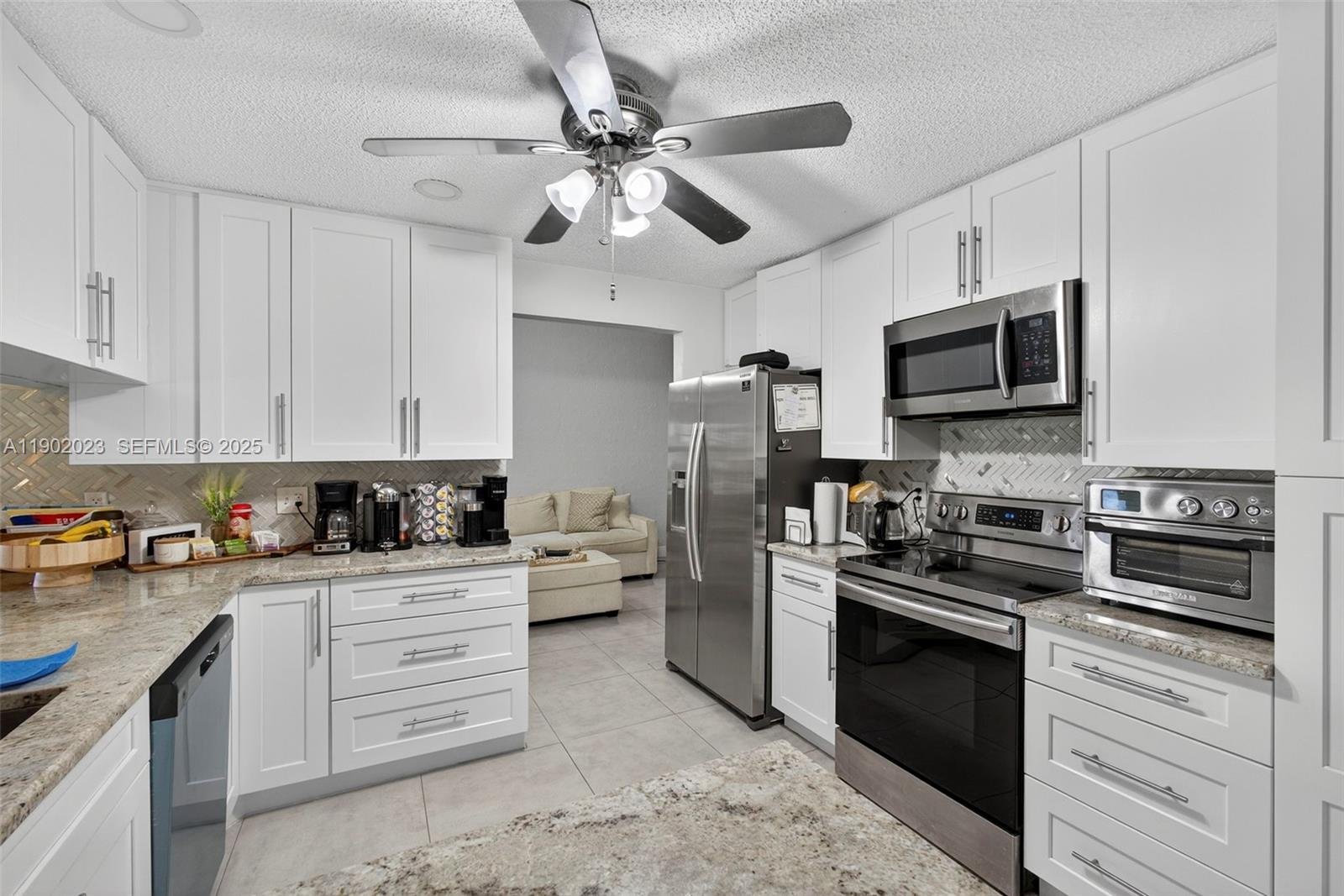 Royal Palm Beach House: 100 Miramar Avenue