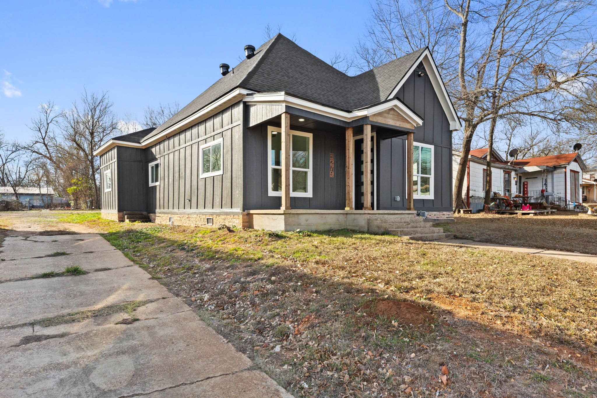 PARIS House: 1279 BONHAM ST