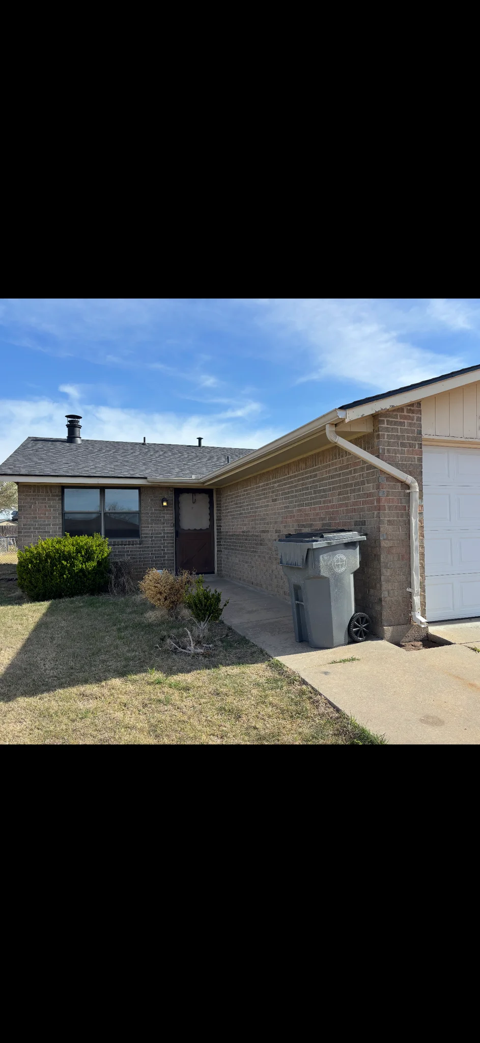 Lawton House: 2508 NE Dearborn