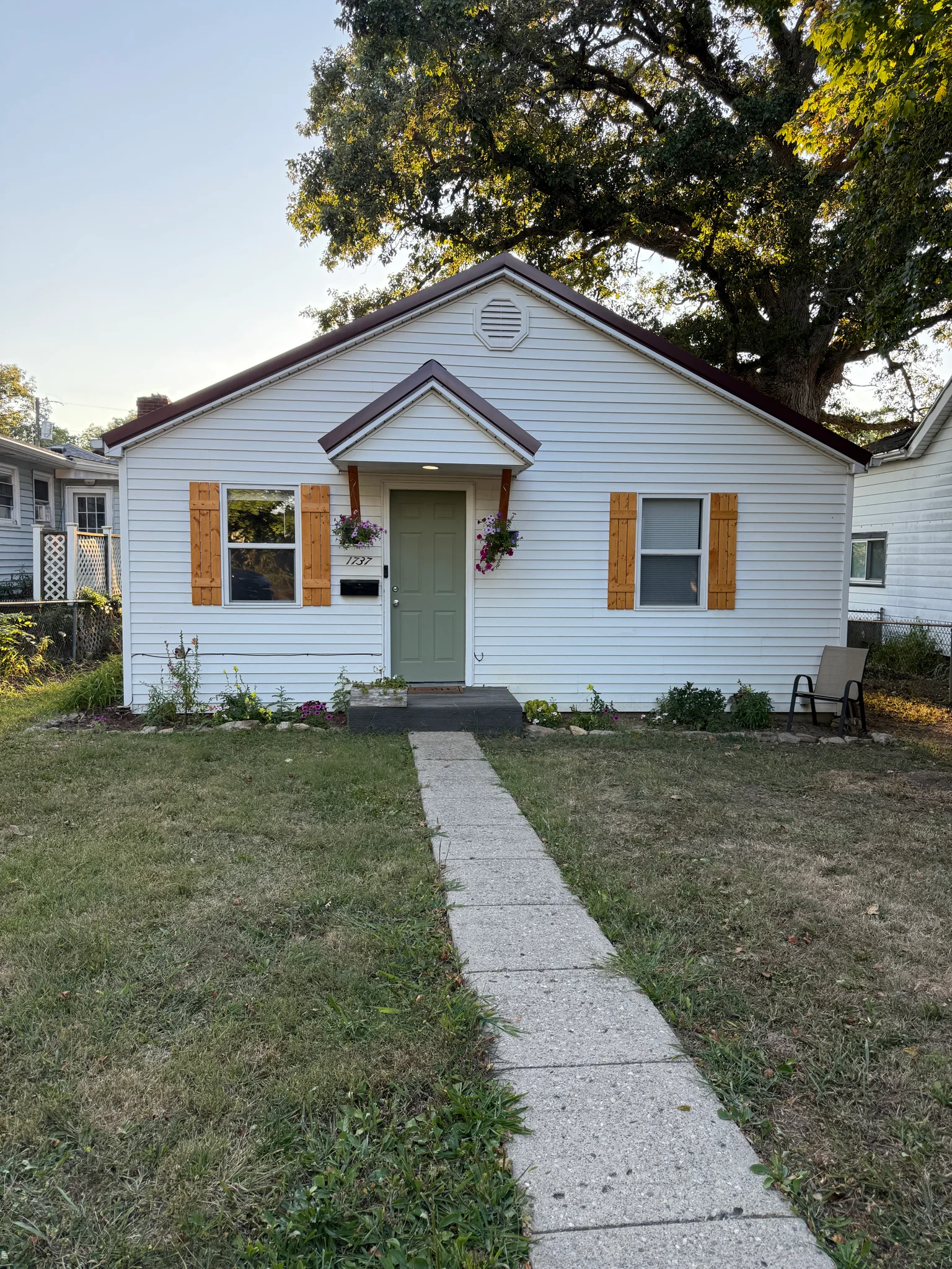 New Castle House: 1737 Morton Street